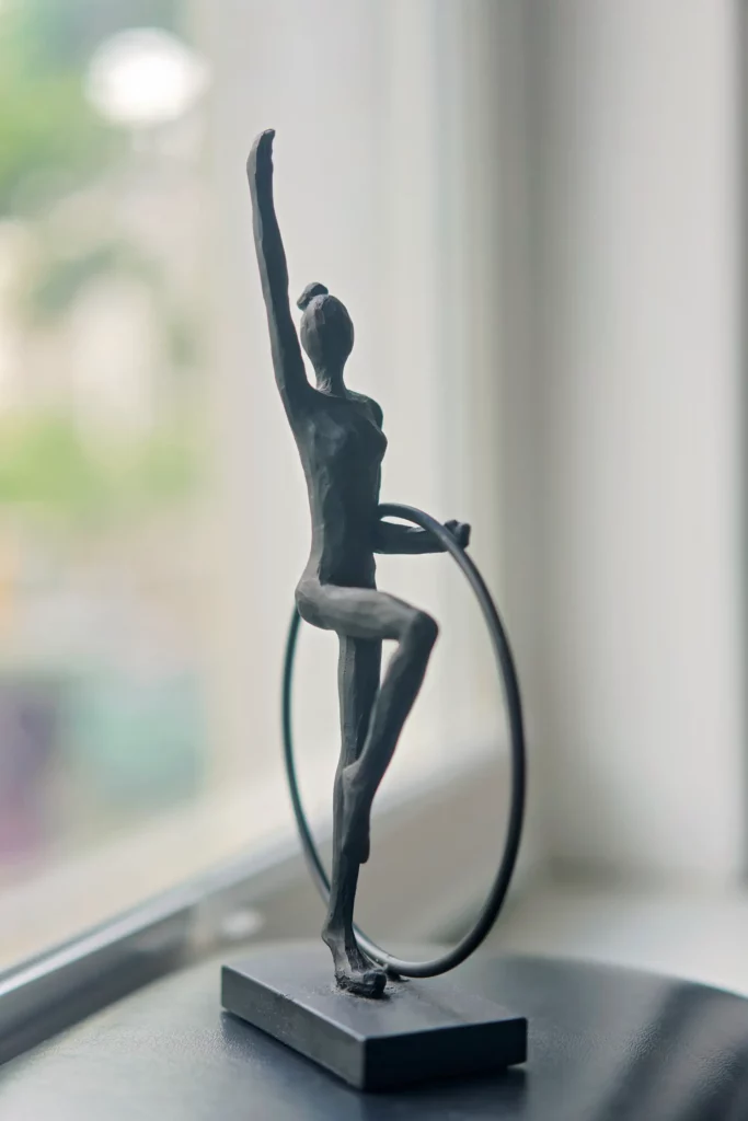 Weibliche Figur im Studio